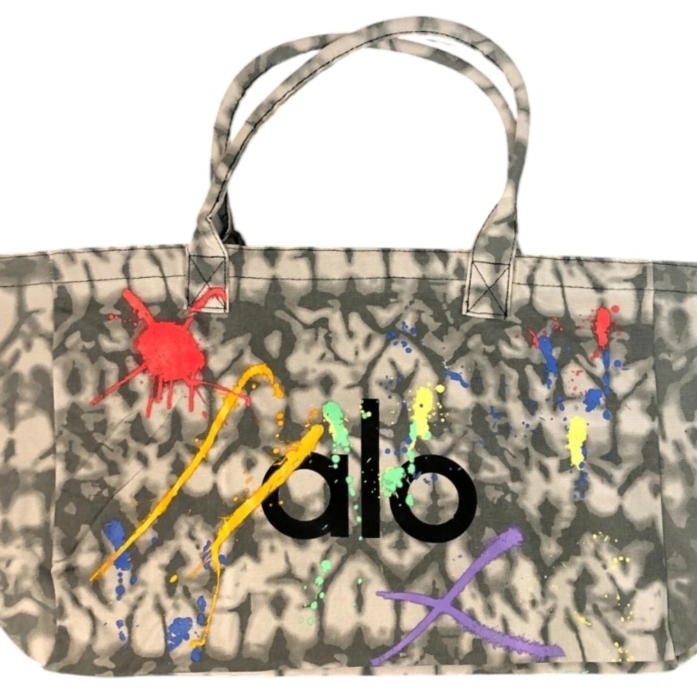 ALO Yoga Gray Artistic Tote Bag